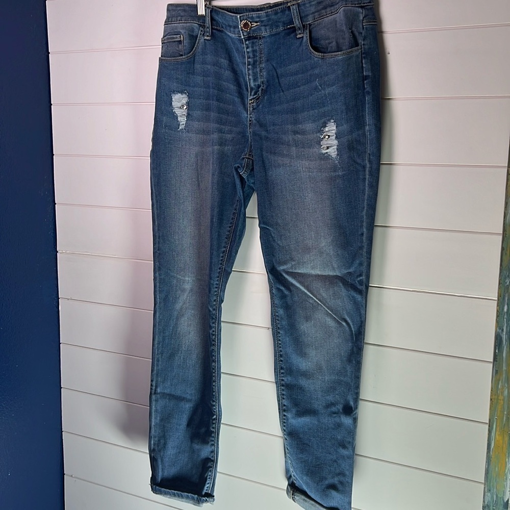 Black label by Chico size 1 (8) jeans with bling inseam 29”. A417